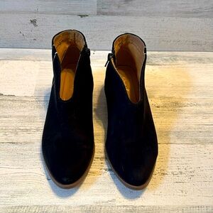 Black suede Booties|| size 6 || short heel || front detail cut out